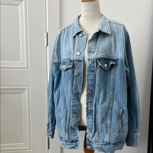 Oversized 2 tone denim trucker jacket size L EUC